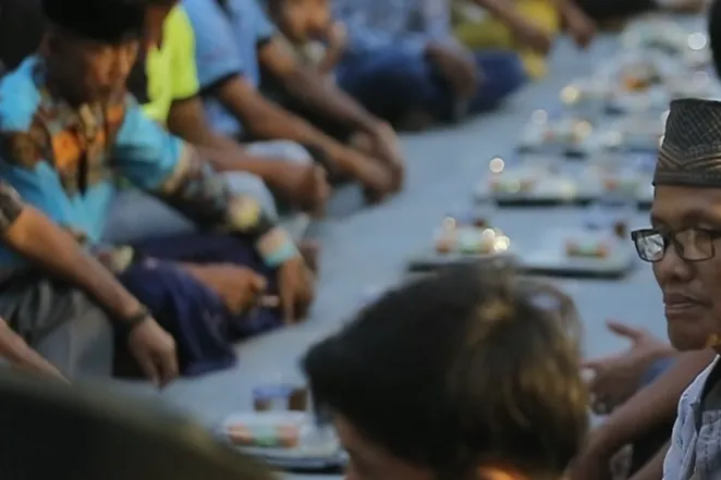 دعم برنامج توزيع حزم إفطار رمضان للصائمين في شهر البركة